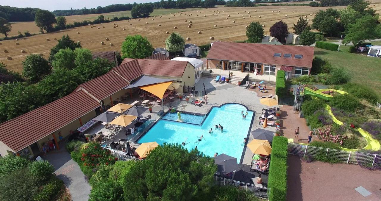 Camping L'Arada Parc Hotel Sonzay Exterior photo